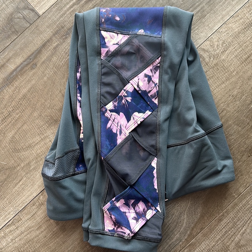 Calia by Carrie Underwood Leggings - Picture 4 of 4